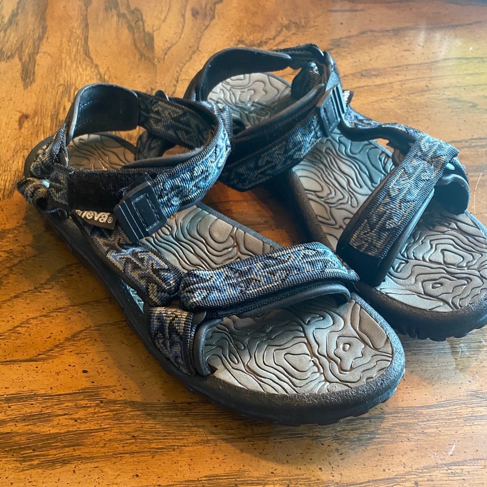 Women’s Tevas size